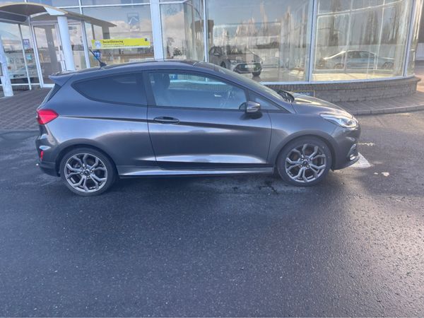 Ford Fiesta Hatchback, Petrol, 2018, Grey