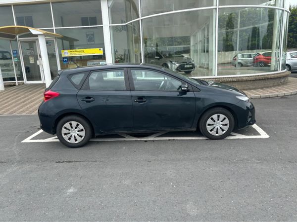 Toyota Auris Hatchback, Diesel, 2014, Grey