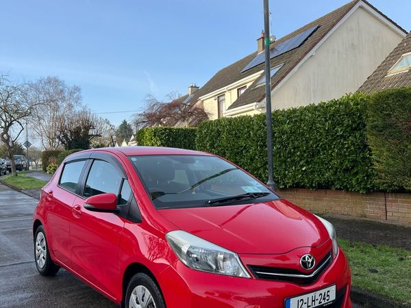 Toyota Yaris Hatchback, Petrol, 2012, Red