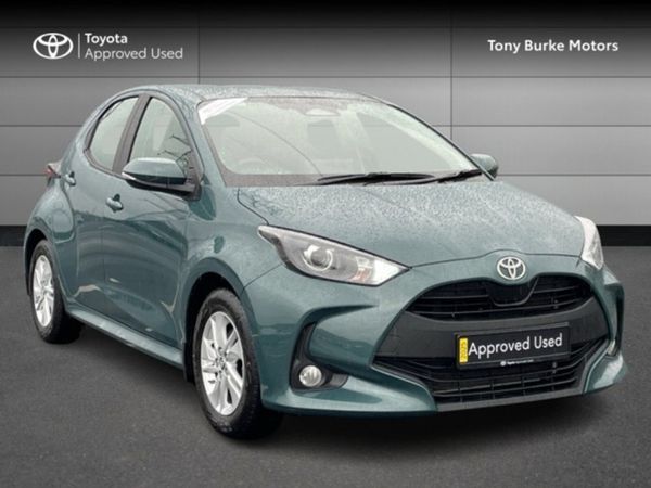 Toyota Yaris Hatchback, Petrol Hybrid, 2025, Green