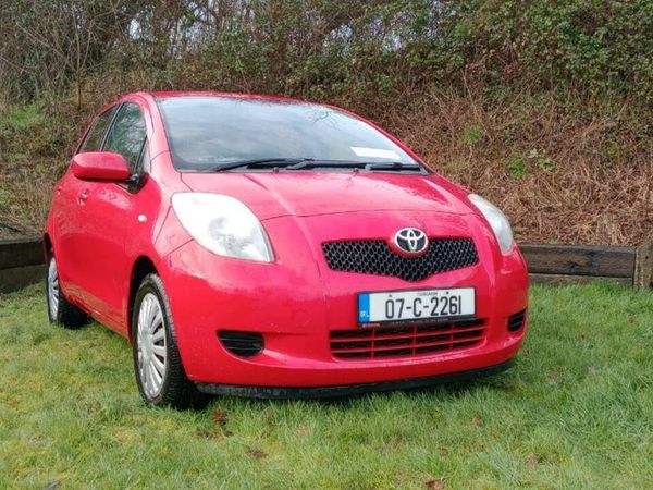 Toyota Yaris Hatchback, Petrol, 2007, Red