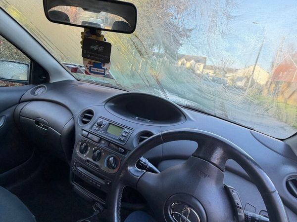 Toyota Yaris Hatchback, Petrol, 2005, Blue