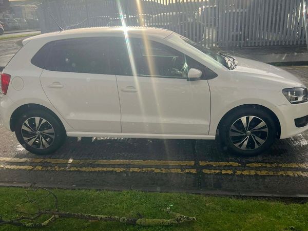 Volkswagen Polo Hatchback, Petrol, 2012, White