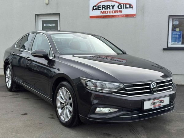 Volkswagen Passat Saloon, Diesel, 2022, Grey