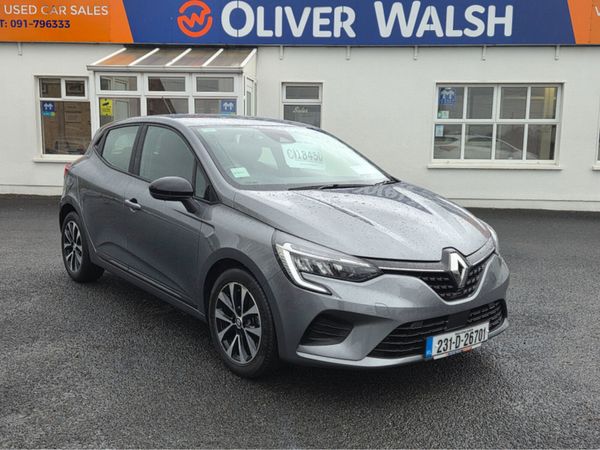 Renault Clio Hatchback, Petrol, 2023, Grey