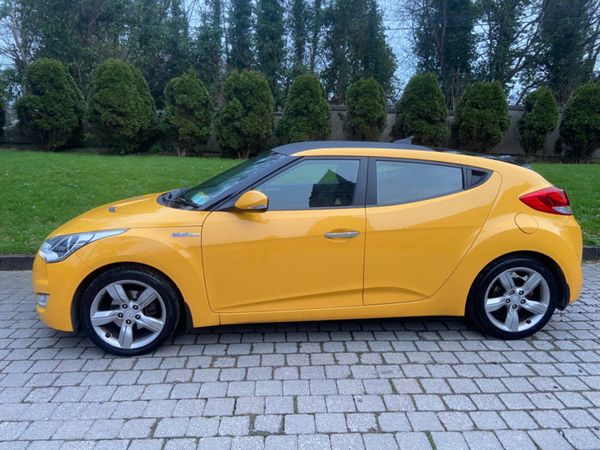 Hyundai Veloster Hatchback, Petrol, 2013, Yellow