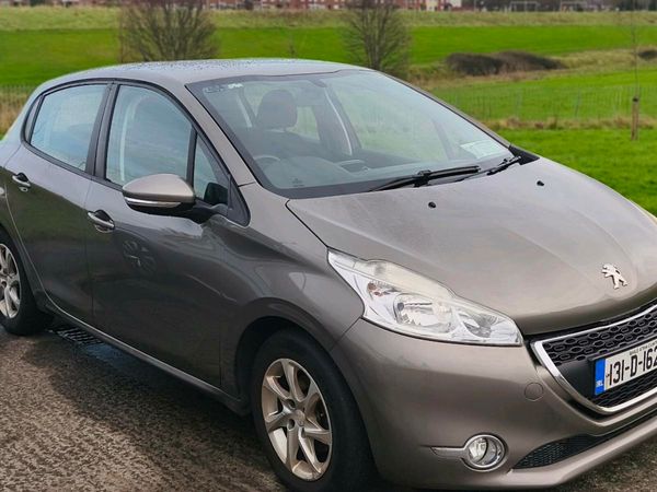 Peugeot 208 Hatchback, Petrol, 2013, Grey