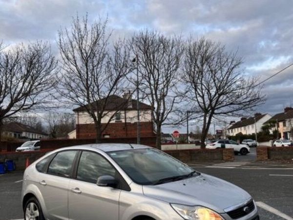 Ford Focus Hatchback, Diesel, 2009, Silver