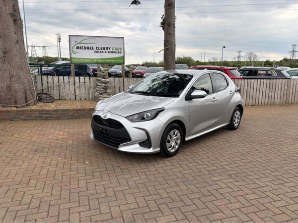 Toyota Yaris Hatchback, Petrol, 2021, Silver