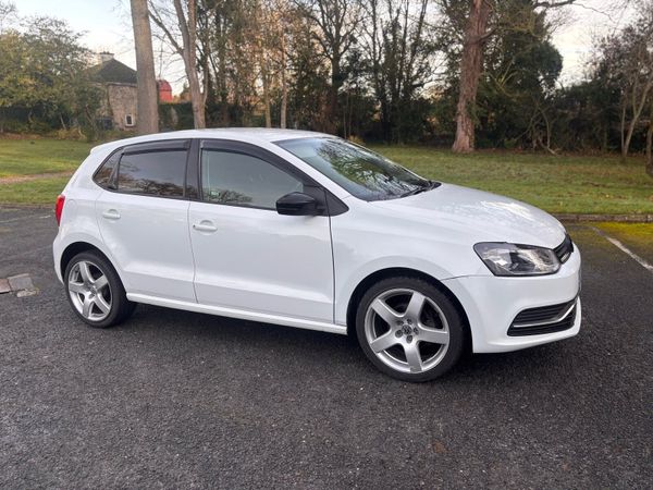Volkswagen Polo Hatchback, Petrol, 2014, White