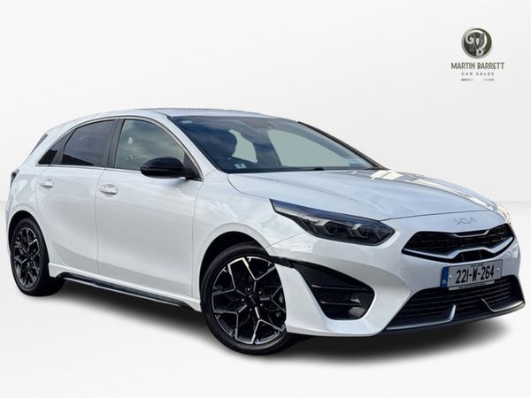 Kia Ceed Hatchback, Petrol, 2022, White