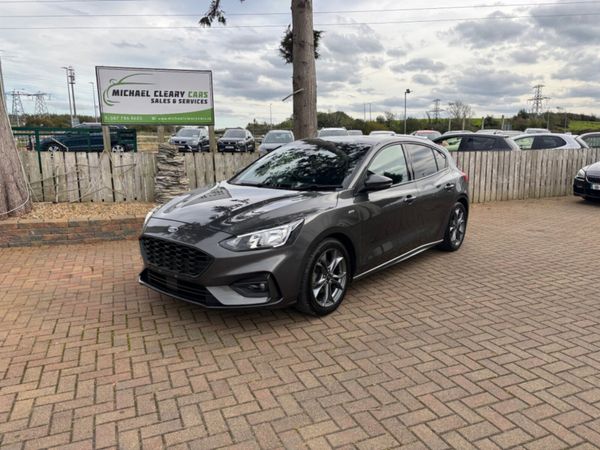 Ford Focus Hatchback, Petrol, 2019, Grey