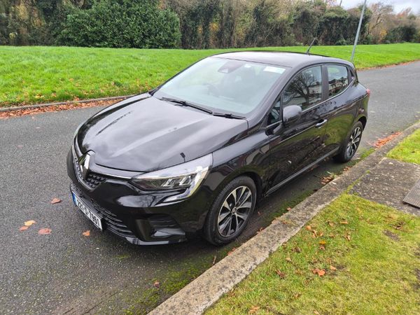 Renault Clio Hatchback, Petrol, 2022, Black