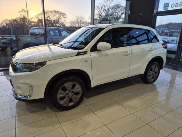 Suzuki Vitara Estate, Petrol Hybrid, 2022, White