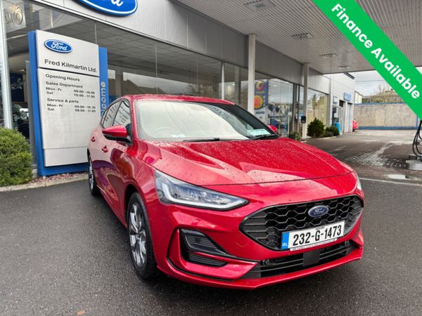 Ford Focus Hatchback, Petrol Hybrid, 2023, Red