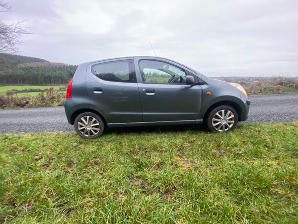 Nissan Pixo Hatchback, Petrol, 2011, Grey