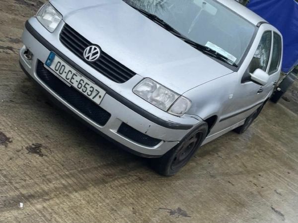 Volkswagen Polo Hatchback, Diesel, 2000, Silver