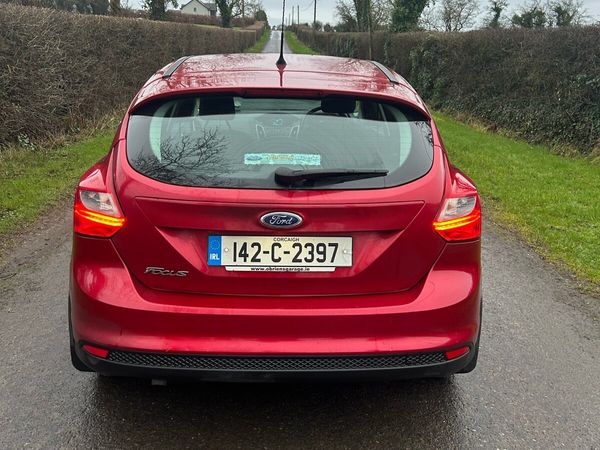 Ford Focus Hatchback, Diesel, 2014, Red