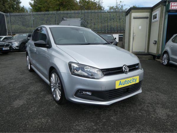 Volkswagen Polo Hatchback, Petrol, 2015, Silver