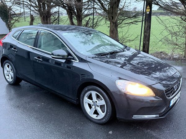 Volvo V40 Hatchback, Diesel, 2015, Black