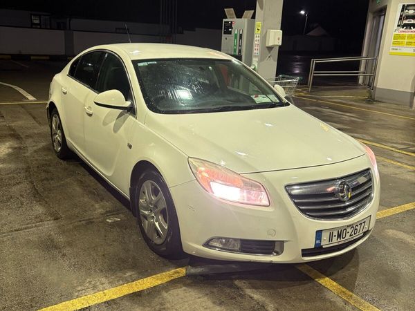 Volkswagen Passat Saloon, Diesel, 2008, Silver