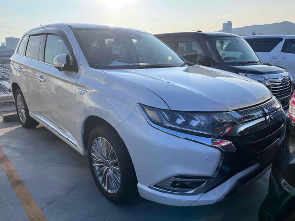 Mitsubishi Outlander SUV, Petrol Plug-in Hybrid, 2021, White