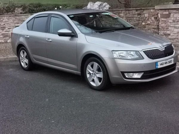 Skoda Octavia Saloon, Diesel, 2014, Beige