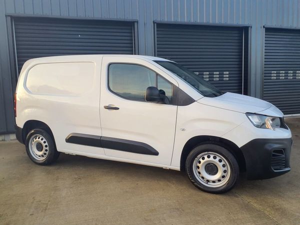 Citroen Berlingo Van, Diesel, 2023, White