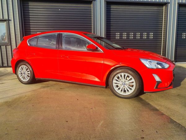 Ford Focus Hatchback, Diesel, 2019, Red