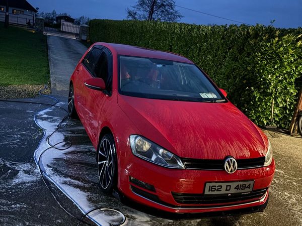 Volkswagen Golf Estate, Diesel, 2016, Red