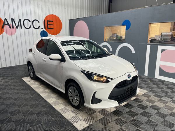 Toyota Yaris Hatchback, Petrol Hybrid, 2021, White