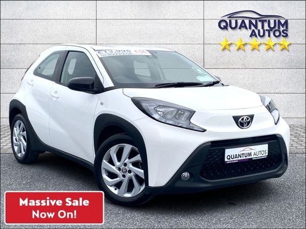 Toyota Aygo Hatchback, Petrol, 2022, White
