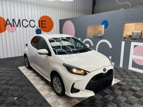 Toyota Yaris Hatchback, Petrol Hybrid, 2021, White