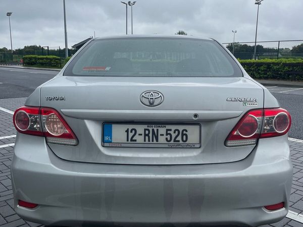 Toyota Corolla Saloon, Diesel, 2012, Silver