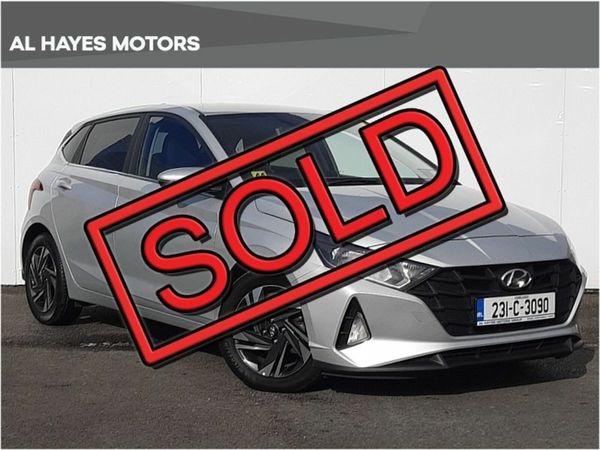 Hyundai i20 Hatchback, Petrol, 2023, Silver