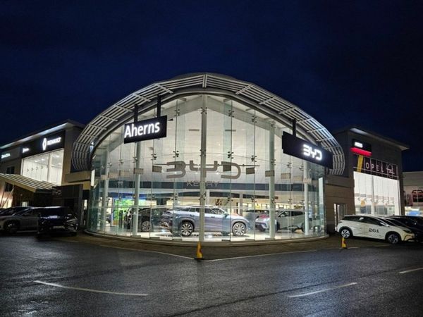 Dacia Sandero Stepway Hatchback, Petrol, 2023, Orange