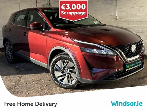 Nissan Qashqai MPV, Petrol, 2022, Red