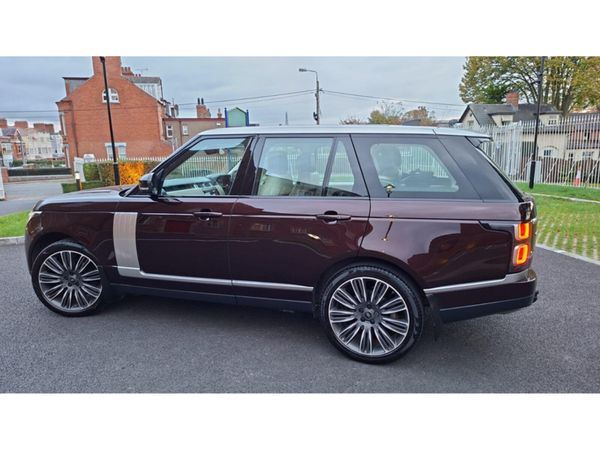 Land Rover Range Rover Estate, Diesel, 2019, Red
