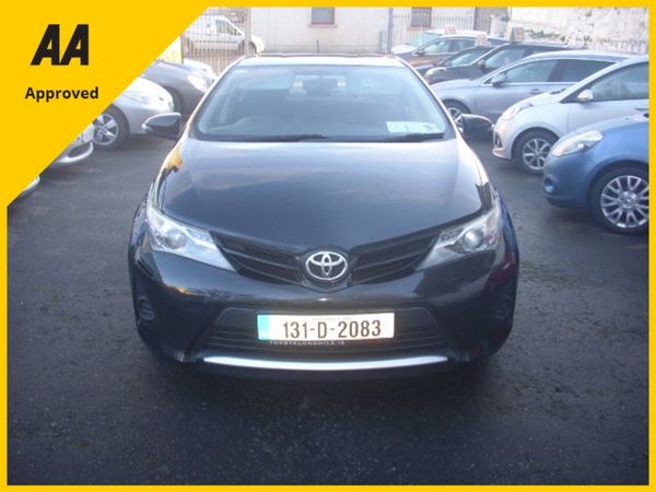Toyota Auris Hatchback, Petrol, 2013, Black