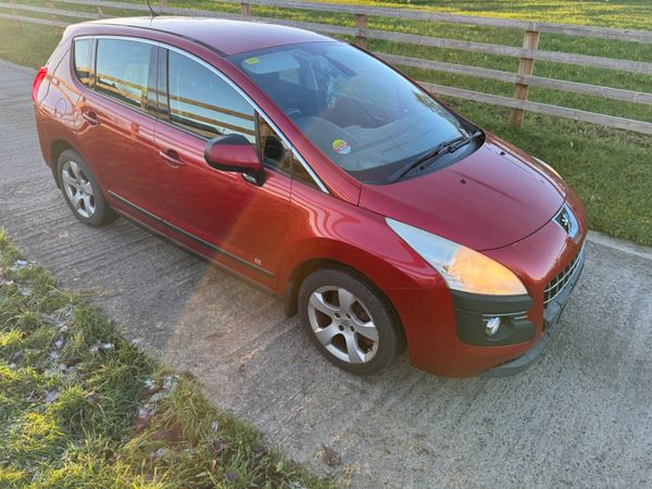 Peugeot 3008 MPV, Diesel, 2011, Red