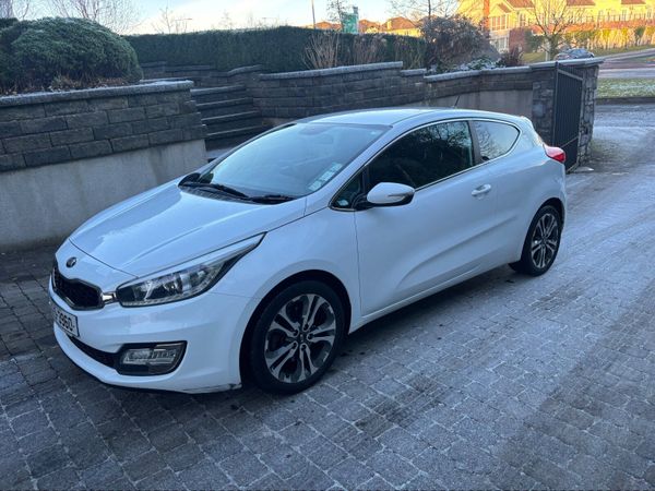 Kia Ceed Hatchback, Diesel, 2014, White