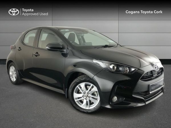 Toyota Yaris Hatchback, Petrol Hybrid, 2022, Black