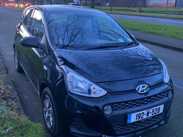 Hyundai i10 Hatchback, Petrol, 2019, Black