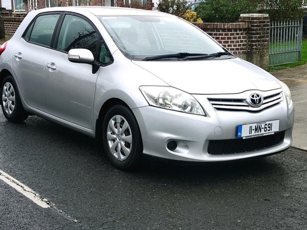 Toyota Auris Hatchback, Diesel, 2011, Silver