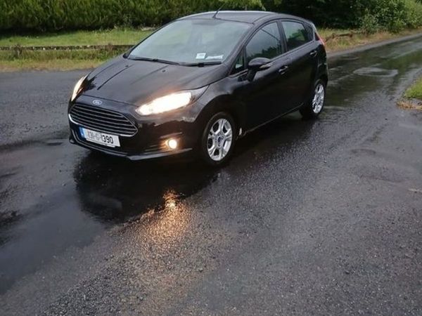 Ford Fiesta Hatchback, Petrol, 2013, Black