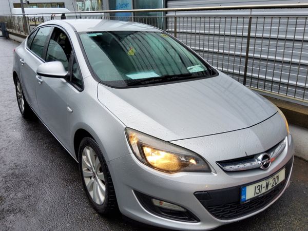 Opel Astra Saloon, Diesel, 2013, Silver