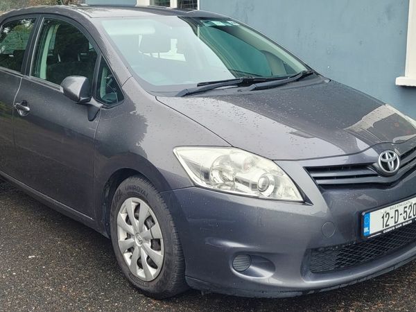 Toyota Auris Hatchback, Diesel, 2012, Grey
