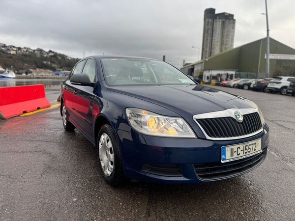 Skoda Octavia Hatchback, Petrol, 2011, Blue