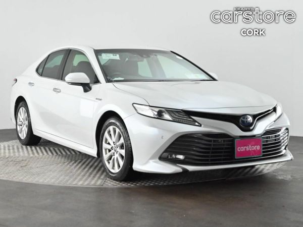 Toyota Camry Saloon, Petrol Hybrid, 2019, White