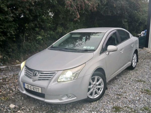 Toyota Avensis Saloon, Diesel, 2012, Silver